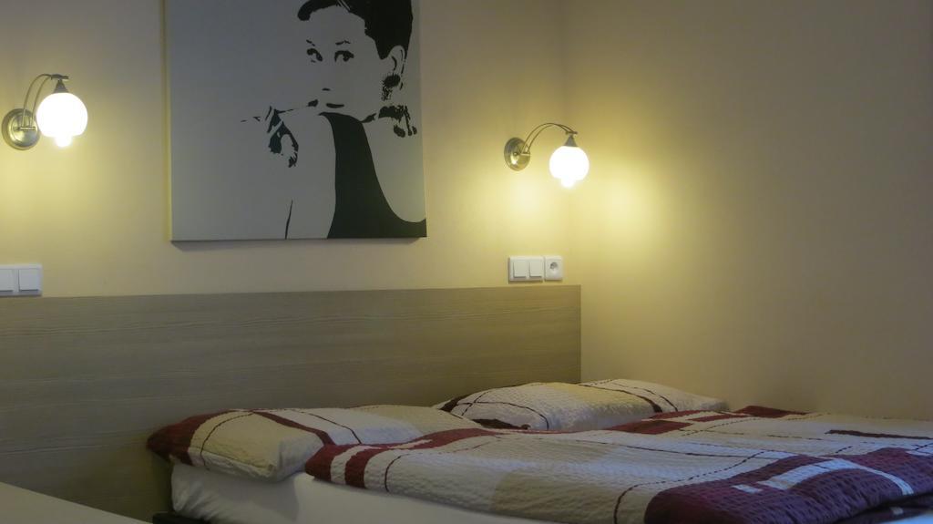 Penzion Coupe Příbram Habitación foto